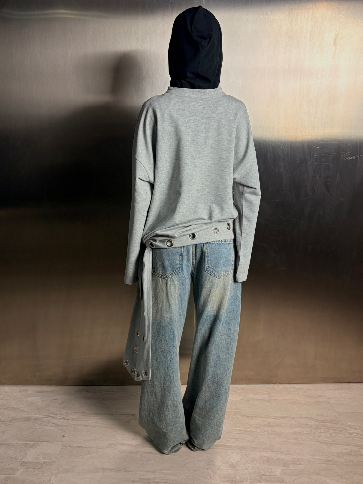 Ndustry top in grey