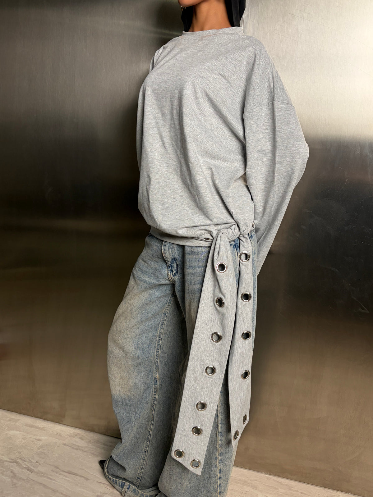 Ndustry top in grey