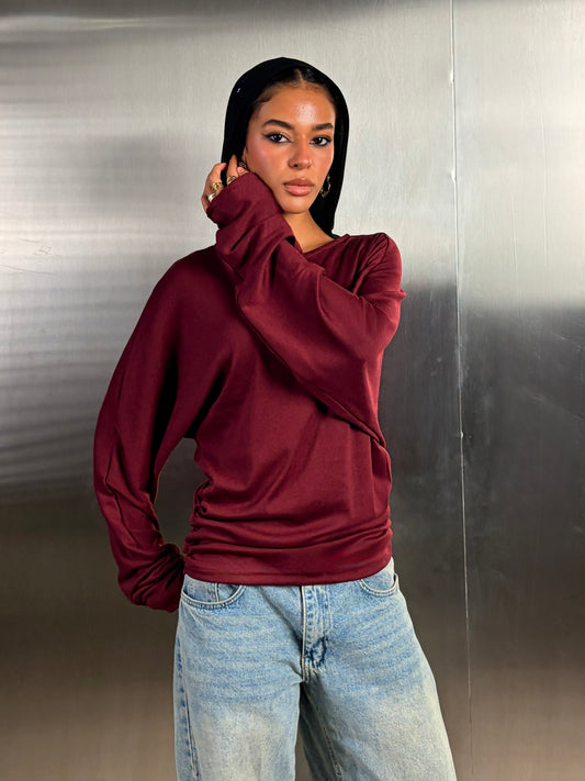 Sleek top in burgundy