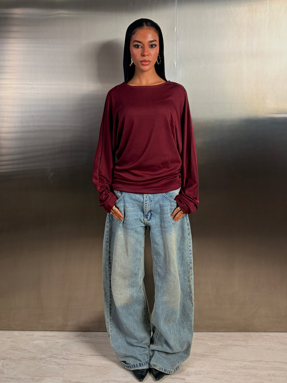 Sleek top in burgundy