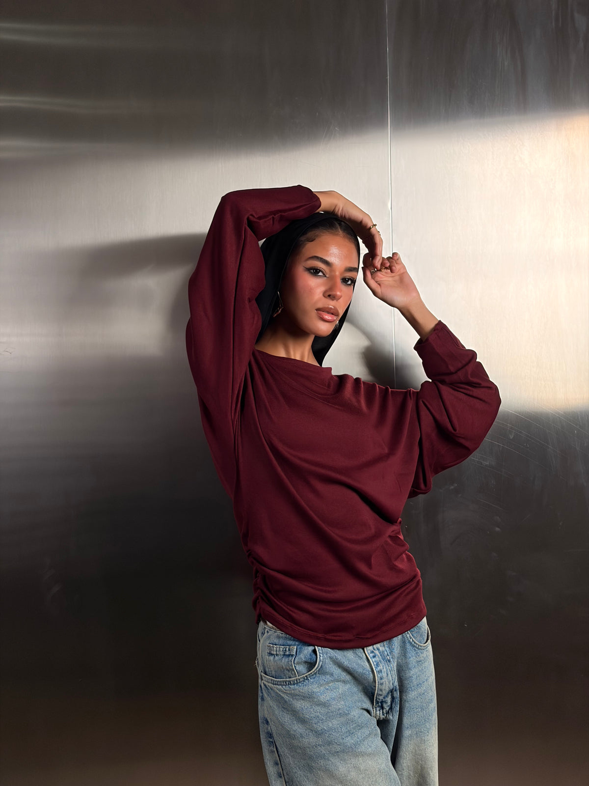 Sleek top in burgundy