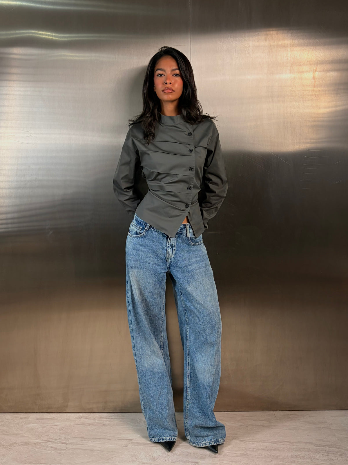 The diva shirt in grey